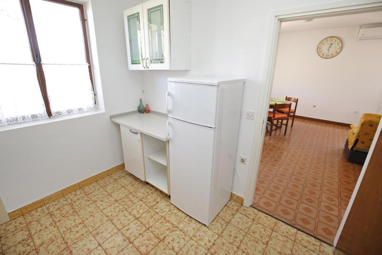Large Gardens 2 Apartma *
