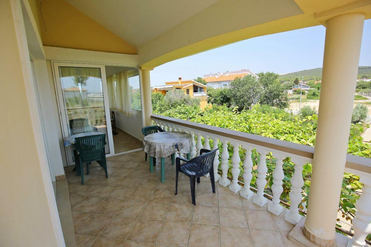 Large Gardens 2 Apartman