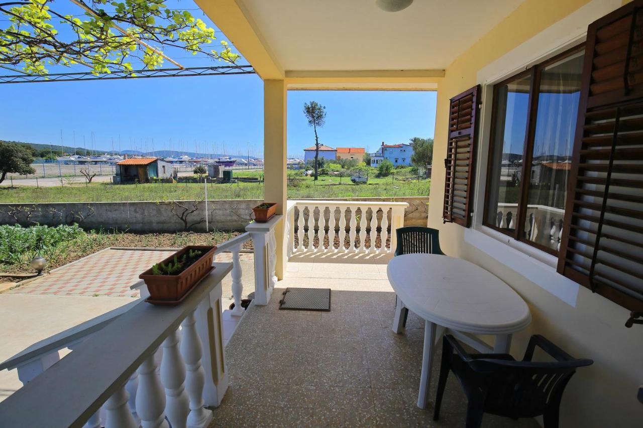Large Gardens 2 Apartman
